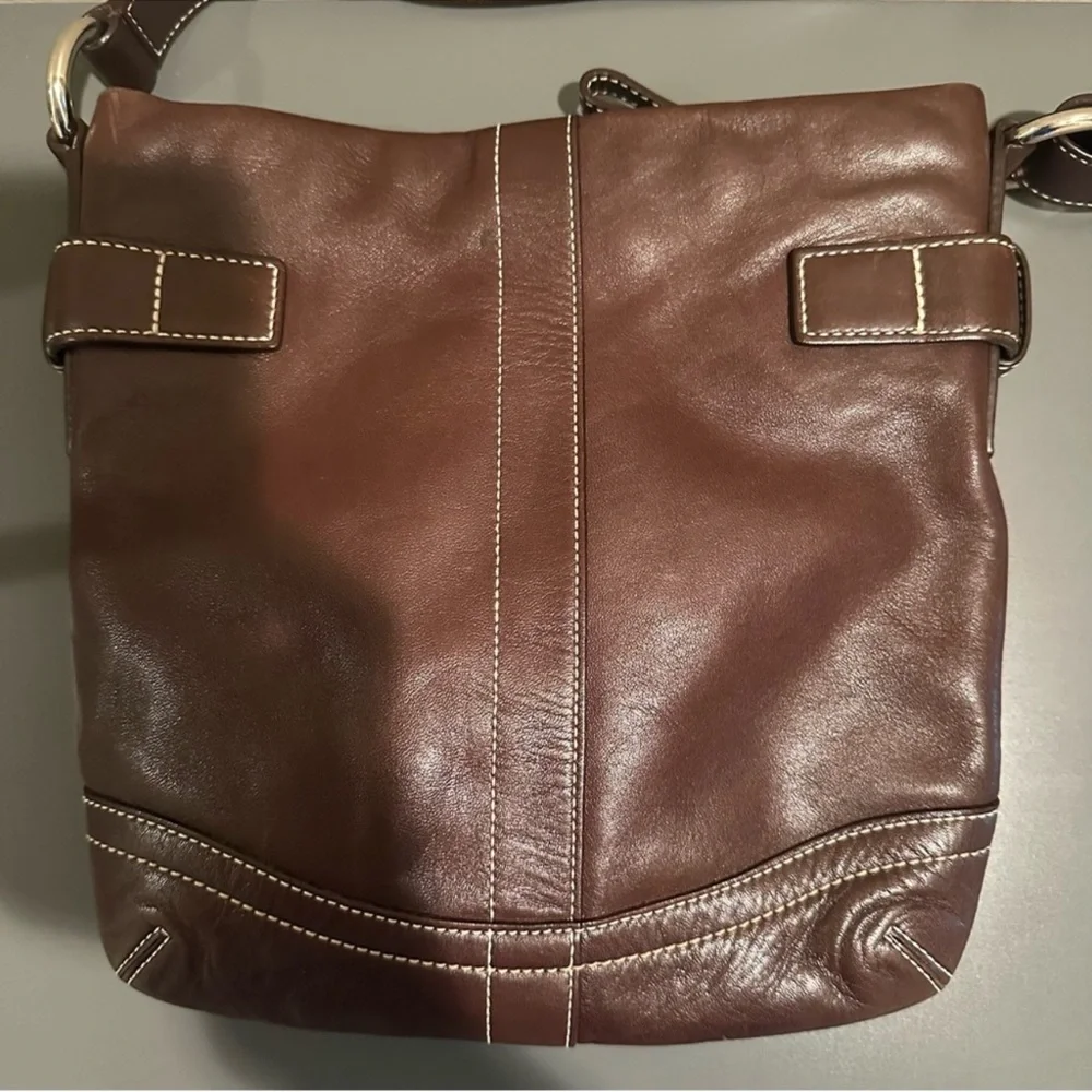 Coach SoHo Slim Duffle Dark Brown
Leather Y2K / Vintage (2006) Style 1453 - Picture 11 of 13